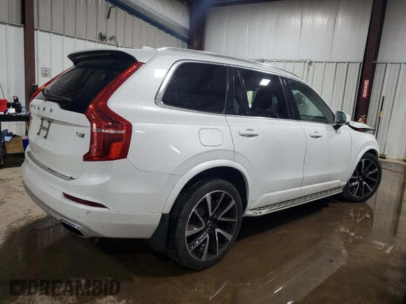 2020 Volvo XC90 Momentum with VIN YV4A221K1L1589730, listed as a Copart auction lot 56577455 with 30,578 mi miles and Salvage title. Bid and sale history available at DreamBid. Image 3.