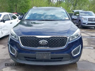2017 Kia Sorento LX z VIN 5XYPG4A3XHG287217, wystawiony jako IAAI lot #42067077 z przebiegiem 112 324 mil mil oraz . Historia ofert i sprzedaży dostępna na DreamBid. Obrazek 13.