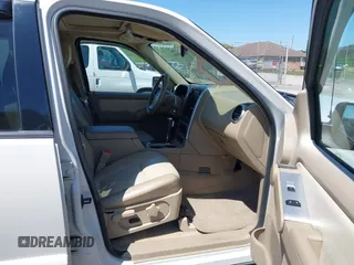 2010 Mercury Mountaineer Premier z VIN 4M2EN4J89AUJ02758, wystawiony jako IAAI lot #42082388 z przebiegiem 188 236 mil mil oraz . Historia ofert i sprzedaży dostępna na DreamBid. Obrazek 5.