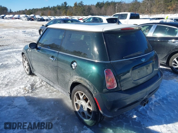 2003 MINI Hardtop S z VIN WMWRE33473TD72981, wystawiony jako IAAI lot #41599521 z przebiegiem 97 403 mil mil oraz . Historia ofert i sprzedaży dostępna na DreamBid. Obrazek 3.