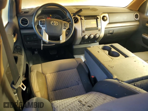 2016 Toyota Tundra SR5 z VIN 5TFRY5F11GX210251, wystawiony jako Copart lot #84218974 z przebiegiem 53 047 mil mil oraz Szkoda całkowita • Salvage title. Historia ofert i sprzedaży dostępna na DreamBid. Obrazek 8.