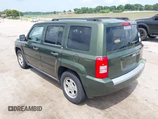 2008 Jeep Patriot Sport with VIN 1J8FT280X8D735115, listed as a IAAI auction lot 42714538 with 182,721 mi miles and . Bid and sale history available at DreamBid. Image 3.