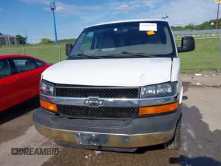 2005 Chevrolet Express Passenger с VIN 1GAHG39UX51132926, выставлен на аукционе IAAI как лот 42354919 с пробегом 148 739 миль миль и . История ставок и продаж доступна на DreamBid. Изображение 12.