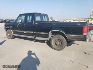1988 Ford F-250 with VIN 1FTHX26M5JKA25728, listed as a Copart auction lot 62624414 with 41,822 mi miles and Salvage Title. Bid and sale history available at carsss.com. Image 2.