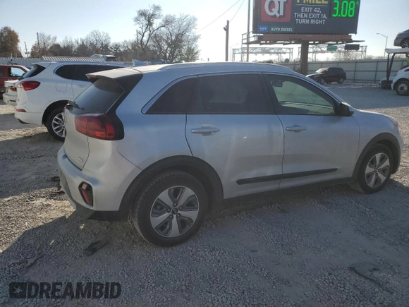 2020 Kia Niro LXS with VIN KNDCB3LC2L5361638, listed as a Copart auction lot 83003044 with 77,944 mi miles and Salvage Title. Bid and sale history available at carsss.com. Image 3.