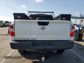 2017 Nissan Titan with VIN 1N6AA1F10HN501280, listed as a Copart auction lot 43782625 with 217,906 mi miles and Clean title. Bid and sale history available at DreamBid. Image 6.