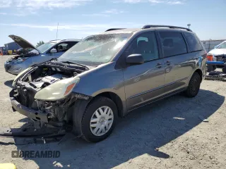 2004 Toyota Sienna CE z VIN 5TDZA23C64S047025, wystawiony jako Copart lot #58086645 z przebiegiem 232 081 mil mil oraz Szkoda całkowita • Salvage title. Historia ofert i sprzedaży dostępna na DreamBid. Obrazek 1.