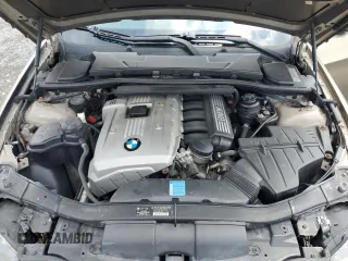 2006 BMW 3 Series 325xi z VIN WBAVD135X6KV07733, wystawiony jako Copart lot #64378665 z przebiegiem 116 849 mil mil oraz Szkoda całkowita • Salvage title. Historia ofert i sprzedaży dostępna na DreamBid. Obrazek 11.