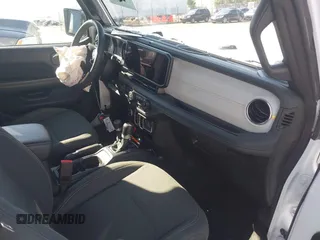 2024 Jeep Wrangler Sahara с VIN 1C4RJXP65RW296344, выставлен на аукционе IAAI как лот 42761334 с пробегом 30 948 миль миль и . История ставок и продаж доступна на DreamBid. Изображение 5.