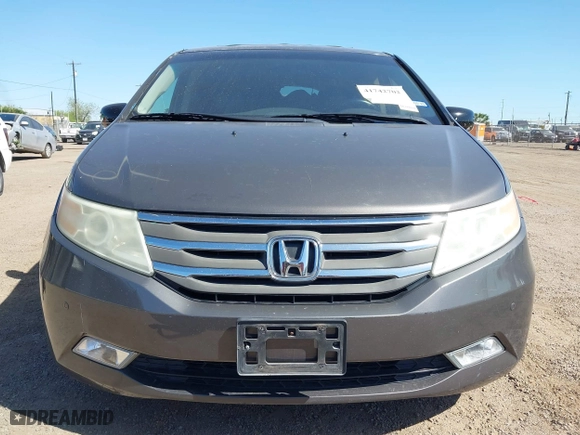 2013 Honda Odyssey Touring with VIN 5FNRL5H98DB085627, listed as a IAAI auction lot 41742702 with 117,899 mi miles. Bid and sale history available at carsss.com. Image 12.