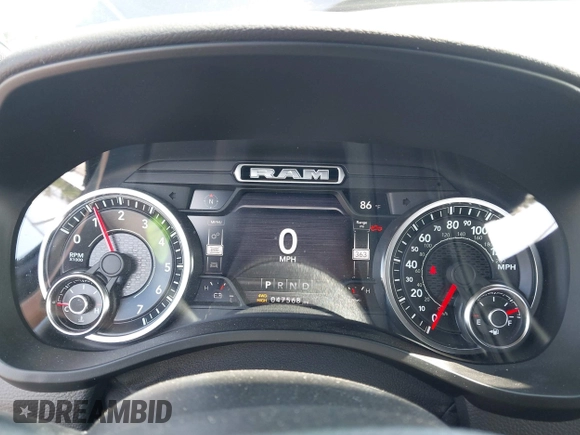 2021 Ram 1500 Big Horn z VIN 1C6SRFMT4MN663514, wystawiony jako IAAI lot #42419526 z przebiegiem 47 568 mil mil oraz . Historia ofert i sprzedaży dostępna na DreamBid. Obrazek 7.