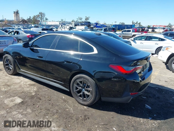 2024 BMW i4 eDrive35 z VIN WBY43AW01RFS94328, wystawiony jako IAAI lot #41734039 z przebiegiem 8 959 mil mil oraz . Historia ofert i sprzedaży dostępna na DreamBid. Obrazek 3.