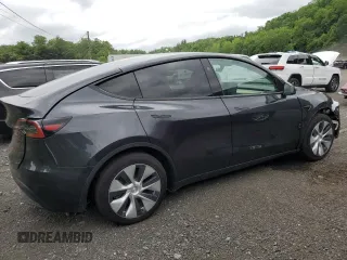 2024 Tesla Model Y с VIN 7SAYGDED2RF040079, выставлен на аукционе Copart как лот 61415675 с пробегом 2 549 миль миль и На запчасти • Non repairable. История ставок и продаж доступна на DreamBid. Изображение 3.