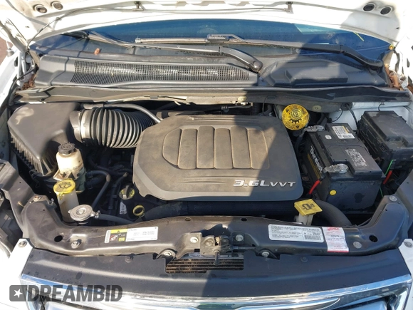 2014 Chrysler Town & Country Touring with VIN 2C4RC1BG5ER343804, listed as a IAAI auction lot 41647481 with 194,656 mi miles. Bid and sale history available at carsss.com. Image 10.
