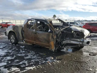 2010 Toyota Tundra 4WD Truck with VIN 5TFUM5F16AX015873, listed as a Copart auction lot 86865444 with 0 mi miles and Salvage Title. Bid and sale history available at carsss.com. Image 4.
