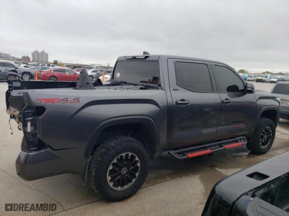 2024 Toyota Tundra 4WD SR5 with VIN 5TFLA5DB5RX146479, listed as a Copart auction lot 50825075 with 31,141 mi miles and Salvage Title. Bid and sale history available at carsss.com. Image 3.