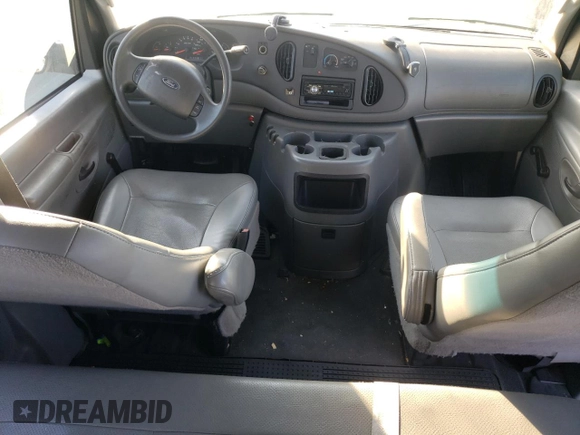 2004 Ford Econoline Passenger XL with VIN 1FMRE11W84HA50164, listed as a Copart auction lot 73438464 with 148,916 mi miles and Clean Title. Bid and sale history available at DreamBid. Image 8.