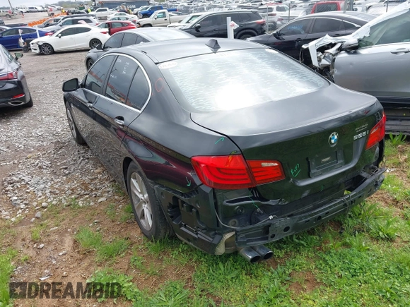 2012 BMW 5 Series 528i with VIN WBAXG5C5XCDX01864, listed as a IAAI auction lot 41910337 with 200,110 mi miles. Bid and sale history available at carsss.com. Image 3.