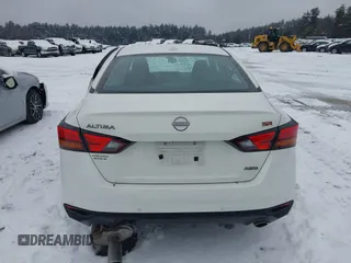 2024 Nissan Altima 2.5 SR with VIN 1N4BL4CW2RN311782, listed as a IAAI auction lot 41023659 with 7,620 mi miles. Bid and sale history available at carsss.com. Image 17.