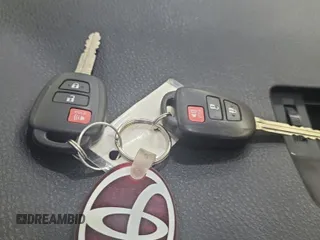 2018 Toyota RAV4 LE with VIN JTMBFREV0JJ183685, listed as a IAAI auction lot 42774230 with 81,554 mi miles and . Bid and sale history available at DreamBid. Image 3.