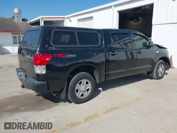 2013 Toyota Tundra z VIN 5TFDY5F16DX292418, wystawiony jako IAAI lot #41531030 z przebiegiem 236 555 mil mil oraz . Historia ofert i sprzedaży dostępna na DreamBid. Obrazek 4.