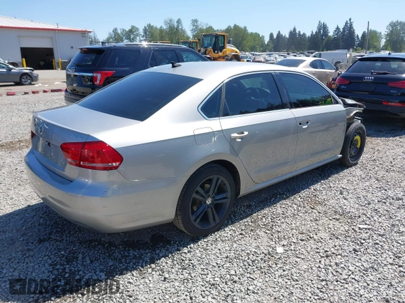 2014 Volkswagen Passat SE с VIN 1VWBN7A35EC028438, выставлен на аукционе IAAI как лот 42172605 с пробегом 108 955 миль миль и . История ставок и продаж доступна на DreamBid. Изображение 4.