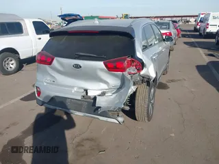 2020 Kia Niro LX with VIN KNDCB3LC3L5369229, listed as a IAAI auction lot 40950627 with 147,812 mi miles. Bid and sale history available at carsss.com. Image 6.