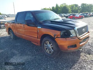 2005 Ford F-150 XLT z VIN 1FTPW12565KB99210, wystawiony jako IAAI lot #42177600 z przebiegiem 95 065 mil mil oraz . Historia ofert i sprzedaży dostępna na DreamBid. Obrazek 1.