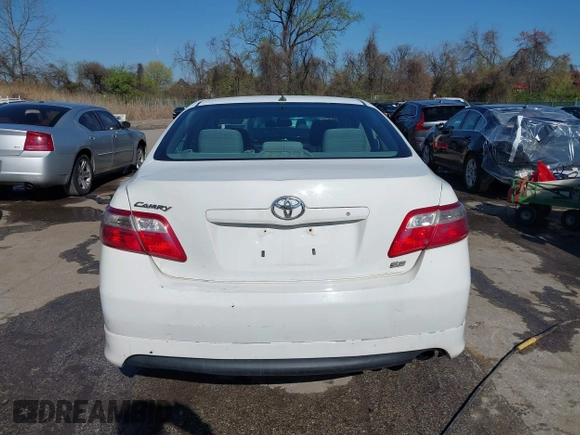 2008 Toyota Camry LE z VIN 4T1BE46K48U775136, wystawiony jako IAAI lot #41990667 z przebiegiem 214 129 mil mil oraz . Historia ofert i sprzedaży dostępna na DreamBid. Obrazek 17.
