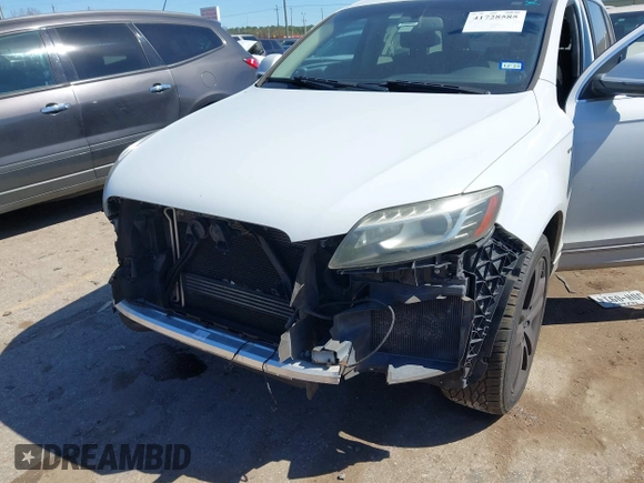 2014 Audi Q7 3.0T Premium Plus with VIN WA1LGAFEXED000843, listed as a IAAI auction lot 41728585 with 169,033 mi miles. Bid and sale history available at carsss.com. Image 6.