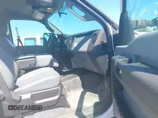 2012 Ford F-250 XL z VIN 1FT7W2B65CEB09619, wystawiony jako IAAI lot #42484807 z przebiegiem 42 149 mil mil oraz . Historia ofert i sprzedaży dostępna na DreamBid. Obrazek 5.