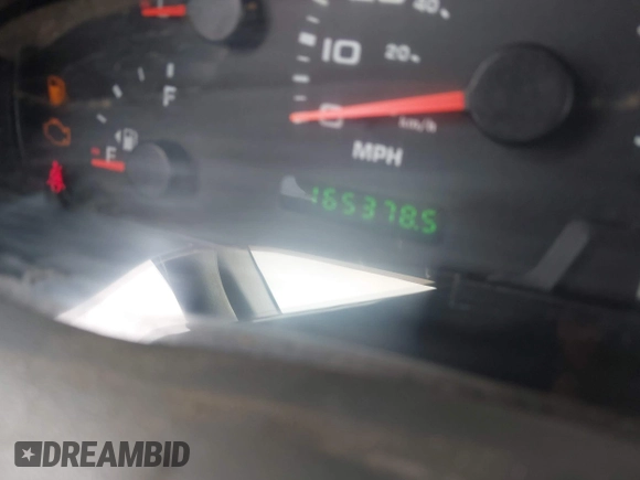 2003 Ford F-250 XL z VIN 1FTNX21L73EB63953, wystawiony jako IAAI lot #42117748 z przebiegiem 165 378 mil mil oraz . Historia ofert i sprzedaży dostępna na DreamBid. Obrazek 14.