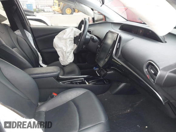2018 Toyota Prius Plus with VIN JTDKARFP5J3095377, listed as a IAAI auction lot 42153552 with 77,255 mi miles and . Bid and sale history available at DreamBid. Image 5.