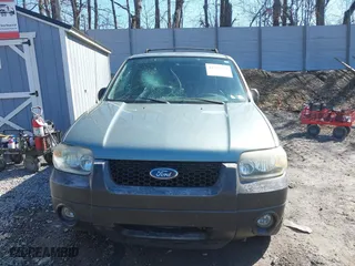 2006 Ford Escape XLT with VIN 1FMYU93166KA88481, listed as a IAAI auction lot 41717872 with 155,539 mi miles. Bid and sale history available at carsss.com. Image 16.