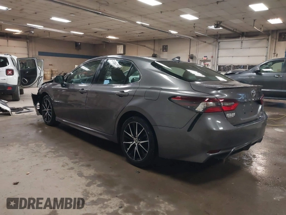 2022 Toyota Camry SE with VIN 4T1G11AK9NU074952, listed as a IAAI auction lot 41829075 with 37,315 mi miles. Bid and sale history available at carsss.com. Image 3.