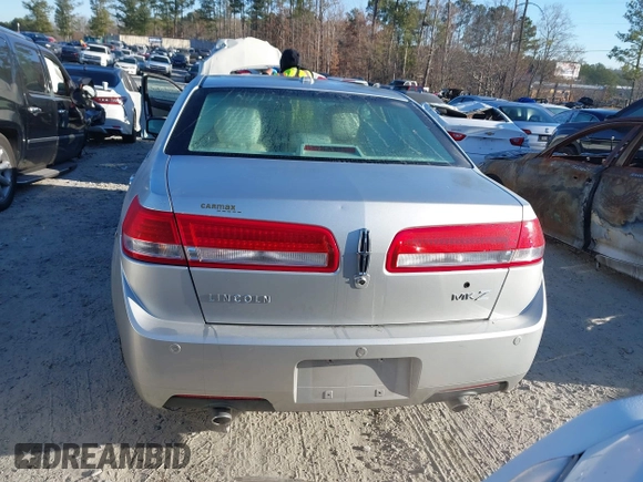 2011 Lincoln MKZ with VIN 3LNHL2GC2BR759690, listed as a IAAI auction lot 41672626 with 117,839 mi miles. Bid and sale history available at carsss.com. Image 16.