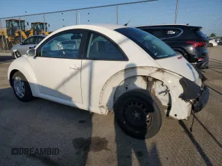 2010 Volkswagen Beetle with VIN 3VWPW3AG7AM014628, listed as a Copart auction lot 61751805 with 67,874 mi miles and Salvage title. Bid and sale history available at DreamBid. Image 2.