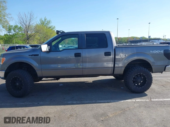 2010 Ford F-150 XL z VIN 1FTEW1E80AFA43583, wystawiony jako IAAI lot #42128735 z przebiegiem 139 654 mil mil oraz . Historia ofert i sprzedaży dostępna na DreamBid. Obrazek 14.