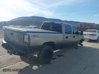 2002 GMC Sierra 2500HD SLE with VIN 1GTHK23U12F248328, listed as a IAAI auction lot 41806690 with 235,807 mi miles. Bid and sale history available at carsss.com. Image 4.