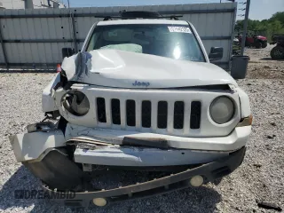 2013 Jeep Patriot Sport z VIN 1C4NJPBA5DD214479, wystawiony jako Copart lot #57442125 z przebiegiem 311 252 mil mil oraz Czysty tytuł • Clean title. Historia ofert i sprzedaży dostępna na DreamBid. Obrazek 5.