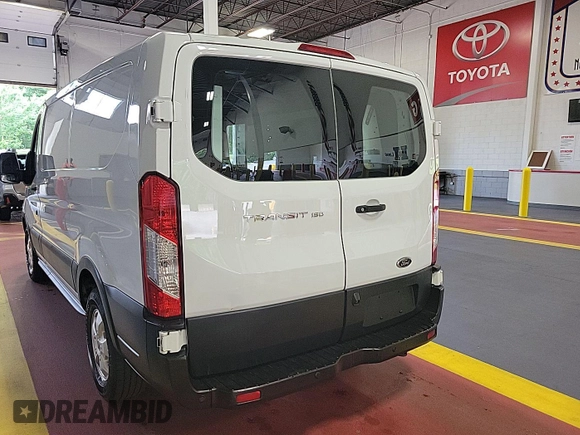 2019 Ford Transit z VIN 1FTYE1YM9KKA69150, wystawiony jako IAAI lot #42723249 z przebiegiem 226 890 mil mil oraz . Historia ofert i sprzedaży dostępna na DreamBid. Obrazek 14.
