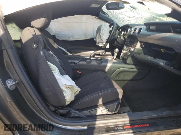 2018 Ford Mustang GT z VIN 1FA6P8CF4J5128093, wystawiony jako Copart lot #52081845 z przebiegiem Nie podano mil oraz Szkoda całkowita • Salvage title. Historia ofert i sprzedaży dostępna na DreamBid. Obrazek 7.