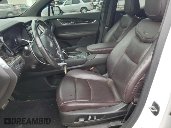 2021 Cadillac XT6 Premium Luxury z VIN 1GYKPCRS0MZ116319, wystawiony jako Copart lot #44315055 z przebiegiem 61 105 mil mil oraz Szkoda całkowita • Salvage title. Historia ofert i sprzedaży dostępna na DreamBid. Obrazek 7.
