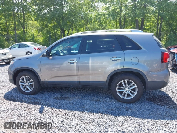 2015 Kia Sorento LX with VIN 5XYKTCA67FG585974, listed as a IAAI auction lot 42648014 with 106,193 mi miles and . Bid and sale history available at DreamBid. Image 14.
