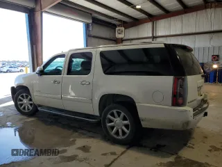 2014 GMC Yukon XL Denali with VIN 1GKS2MEF0ER158546, listed as a Copart auction lot 45124115 with 249,143 mi miles and Salvage Title. Bid and sale history available at carsss.com. Image 2.