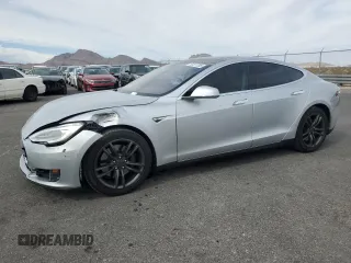 2013 Tesla Model S z VIN 5YJSA1CG0DFP22581, wystawiony jako Copart lot #53511205 z przebiegiem 63 532 mil mil oraz Szkoda całkowita • Salvage title. Historia ofert i sprzedaży dostępna na DreamBid. Obrazek 1.