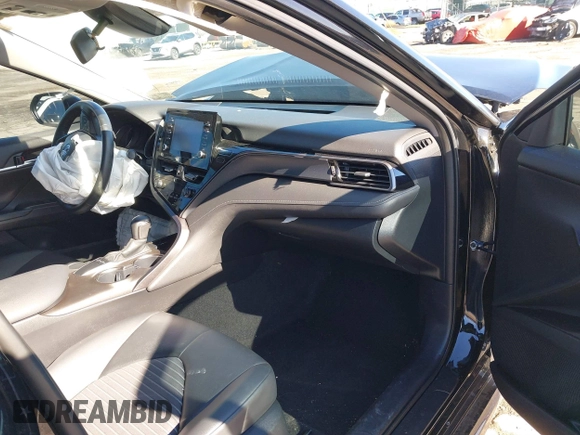 2022 Toyota Camry SE with VIN 4T1G11AK4NU690607, listed as a IAAI auction lot 41837156 with 10,924 mi miles. Bid and sale history available at carsss.com. Image 5.