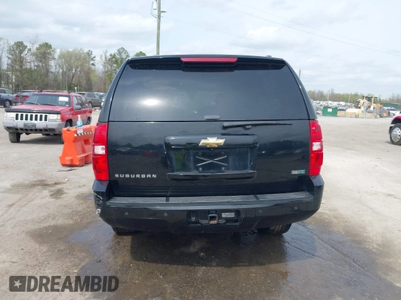 2011 Chevrolet Suburban LT z VIN 1GNSKJE36BR316939, wystawiony jako IAAI lot #41958960 z przebiegiem 199 602 mil mil oraz . Historia ofert i sprzedaży dostępna na DreamBid. Obrazek 15.