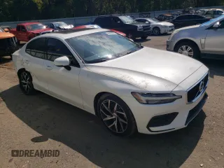2019 Volvo S60 Momentum with VIN 7JR102FK1KG013618, listed as a Copart auction lot 66702203 with 93,451 mi miles. Bid and sale history available at carsss.com. Image 4.