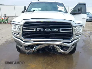 2019 Ram 2500 Big Horn with VIN 3C6UR5JL5KG703032, listed as a IAAI auction lot 41700190 with 90,215 mi miles. Bid and sale history available at carsss.com. Image 6.